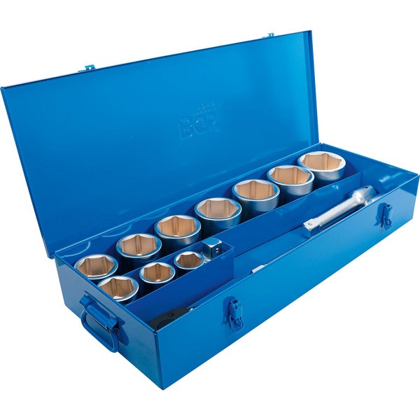 Steckschlüsselsatz in blauem Metallkoffer