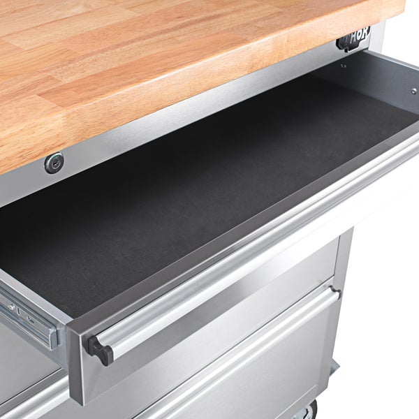 Werkstatteinrichtung mit Schublade und Arbeitsplatte aus Holz