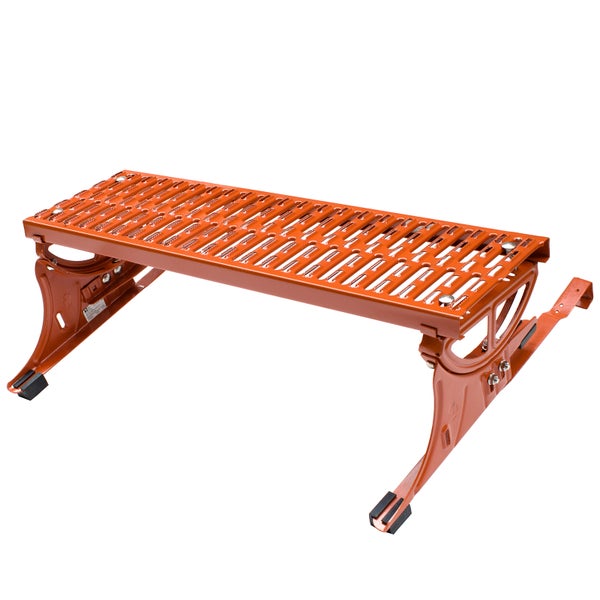 Dachstandrost aus Metall mit Gitteroberfläche und seitlichen Befestigungsstützen für die Dachmontage.