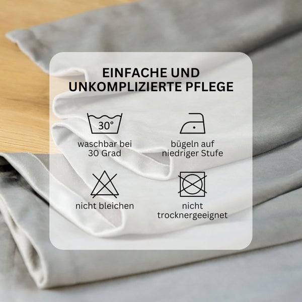 Pflegehinweise: Waschen bei 30 Grad, Bügeln auf niedriger Stufe, nicht bleichen, nicht für den Trockner geeignet