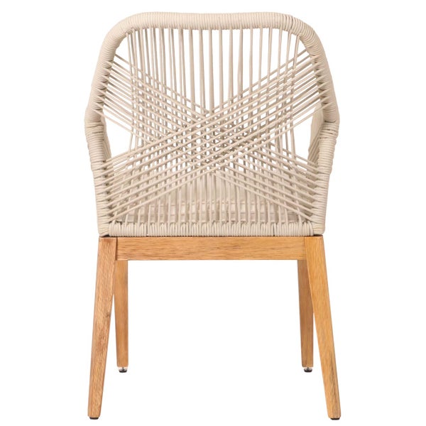 Gartensessel mit geflochtener Sitzfläche und Holzbeinen