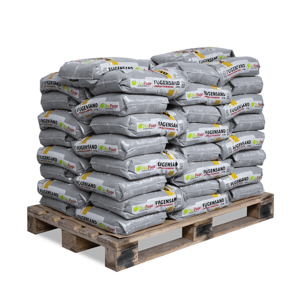 Palette mit Säcken unkrauthemmendem ÖkoFuge Fugensand zu je 20 Kilogramm.