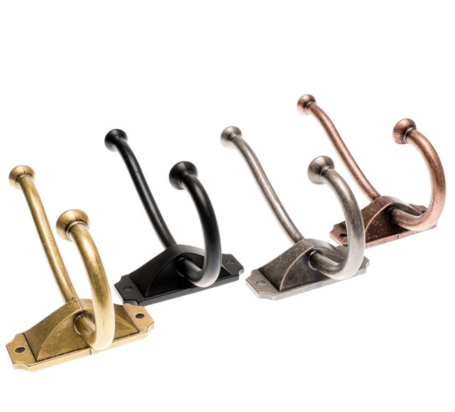 Verschiedene Wandhaken aus Metall