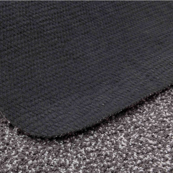 Detailansicht eines Teppichs mit rutschfester Rückseite