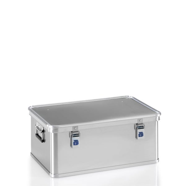 Offener leerer Werkzeugkoffer aus schwarzem Kunststoff mit passgenauen Fächern für Werkzeuge.