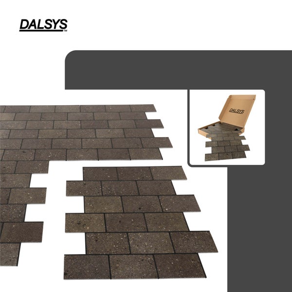 DALSYS Verblendsteine in Steinoptik mit Ziegelmuster, dargestellt als verlegte Fläche und in der Originalverpackung mit DALSYS Logo.