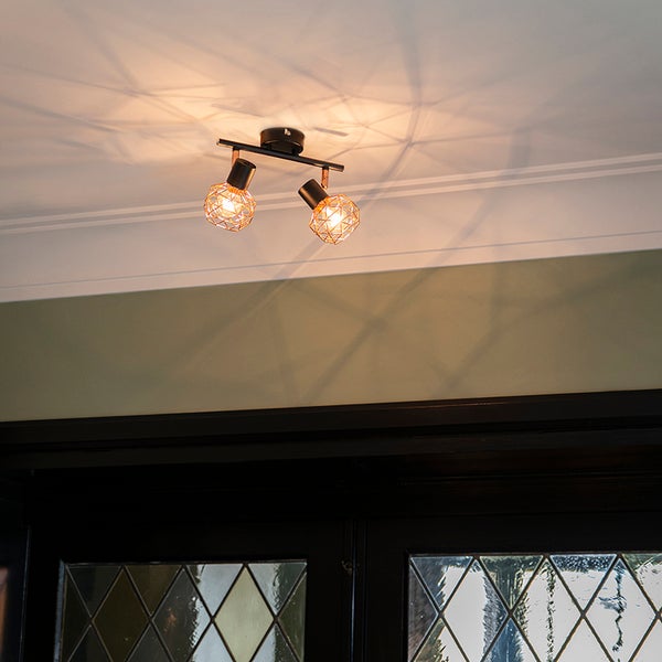 Deckenleuchte mit zwei Leuchten im geometrischen Design zur Raumbeleuchtung