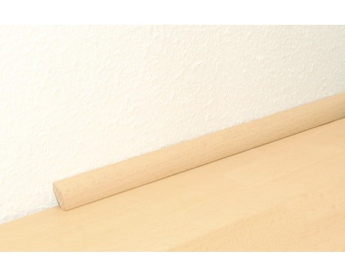 Holz Viertelstab als Zierleiste an Wand und Boden