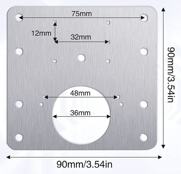 Quadratische Montageplatte aus Metall mit technischen Maßen für VESA Halterung und Lochbildern