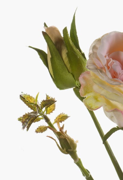 Künstliche Rose in Rosa und Gelb mit Knospen und grünen Blättern an einem langen Stiel.