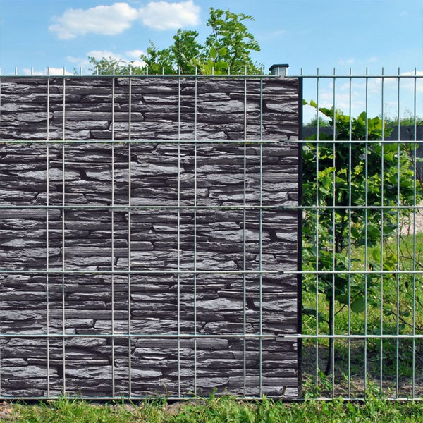 Metallzaun mit Sichtschutz in Steinoptik