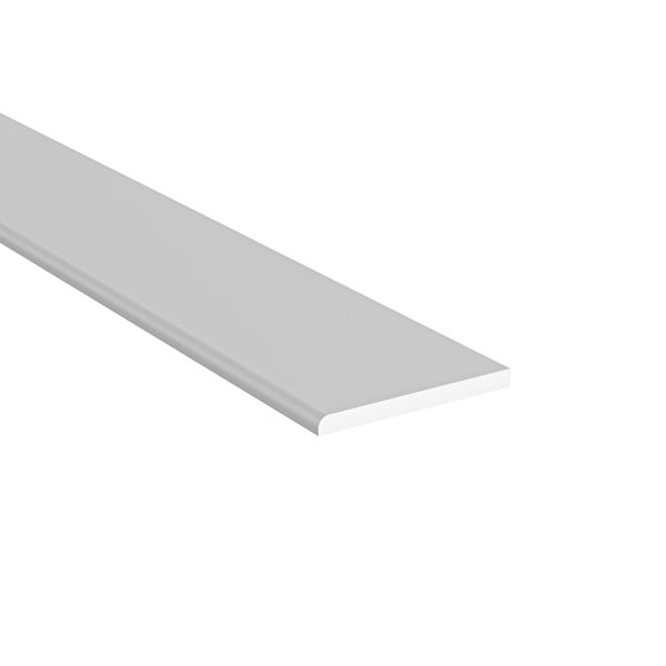 Flachleiste aus Kunststoff für Wand- und Deckenabschlüsse.