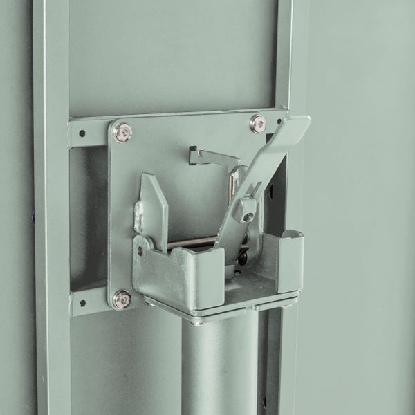 Klappmechanismus aus grünem Metall mit Schnappverschluss für eine Bierzeltgarnitur.