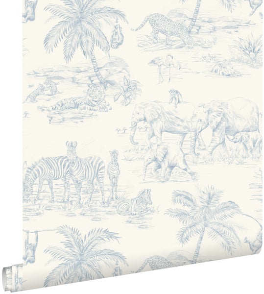 Vliestapete mit Dschungel-Motiv, Safari-Tiere wie Elefanten, Zebras und Tiger zwischen Palmen im Skizzen-Stil.