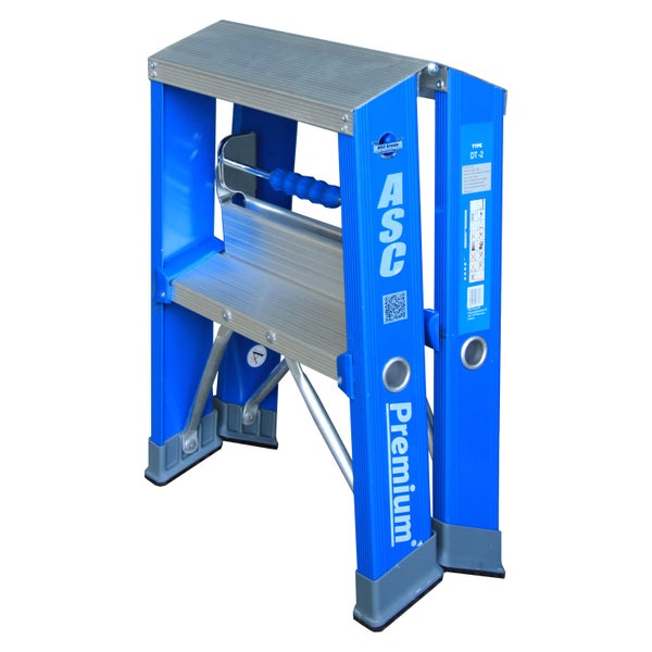 Blaue Aluminium-Trittleiter mit zwei Stufen