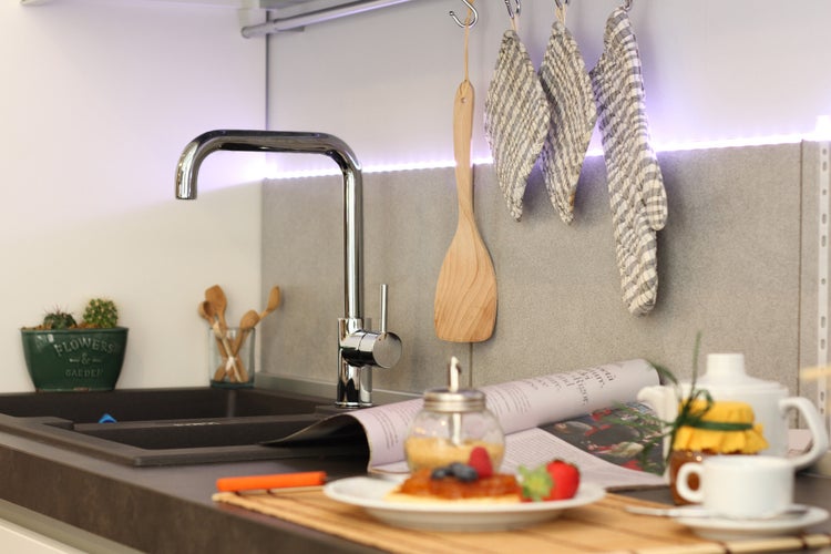 Wasserhahn Küchenarmatur, SAM, mit 360° schwenkbarem N-Auslauf, Verchromt