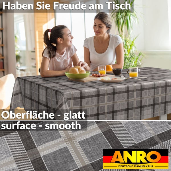Glatte Tischdecke mit Karomuster in einem hellen Wohnzimmer mit Mutter und Tochter am Tisch. ANRO Logo.