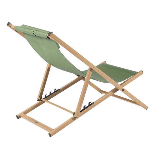 Klappbarer Liegestuhl aus Holz mit grünem Stoffbezug.
