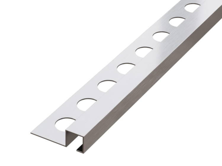 Fliesenprofil aus Metall mit Löchern