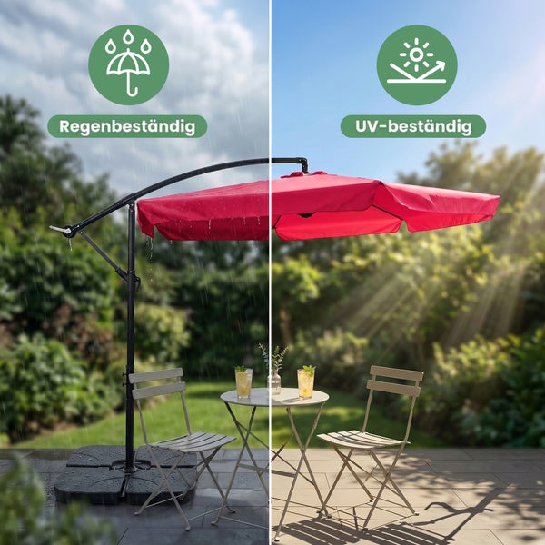 Regenbeständiger und ultraviolettbeständiger Ampelschirm über einer Sitzgruppe im Garten bei Regen und Sonnenschein.