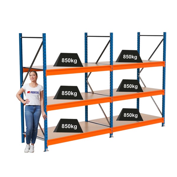 Lagerregal mit drei Ebenen und einer Traglast von 850 Kilogramm pro Ebene.