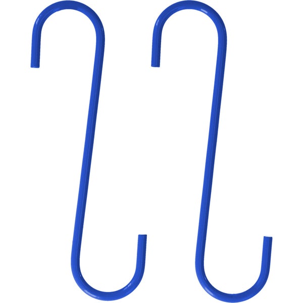 Zwei blaue S-Haken aus Metall