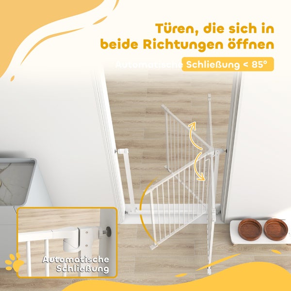 Weißes Türschutzgitter aus Metall im Türrahmen, das in beide Richtungen schwenkt und automatisch bei weniger als 85 Grad schließt.