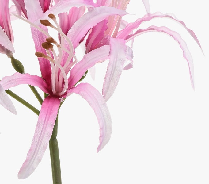 Künstliche Blume mit rosa Blütenblättern und grünen Stielen für die Dekoration.