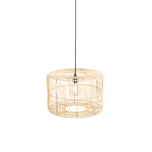Hängelampe mit Lampenschirm aus Rattan