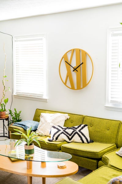 Empfehlung für zertifizierte Qualität von Physiotherapeutin Agata Bartnik mit über 10 Jahren Berufserfahrung, DYNMC-YOU Logo, Innovationspreis Ergonomie 2023, OEKO-TEX Standard 100 Siegel, Prüfzeichen und Vergleich.org Logo.