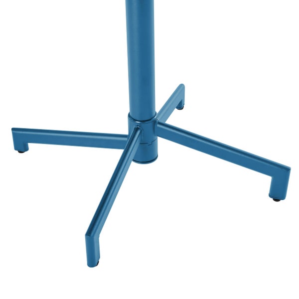 Blauer vierbeiniger Metallfuß für ein Gestell oder einen Tisch mit Mittelsäule.