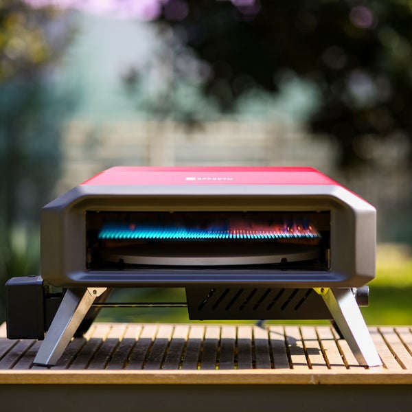 Effetto Pizzaofen mit Gasbetrieb auf Holztisch