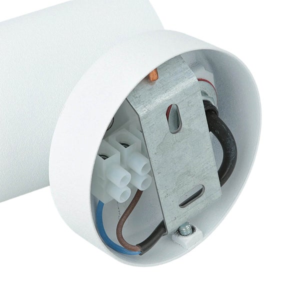 Detailansicht der elektrischen Anschlüsse einer weißen Leuchte