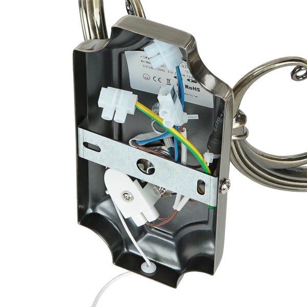 Detailansicht einer Leuchtenhalterung mit Verkabelung