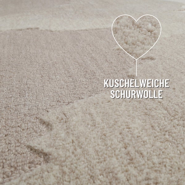Detailaufnahme eines Teppichs aus Schurwolle mit weicher Oberflächenstruktur.