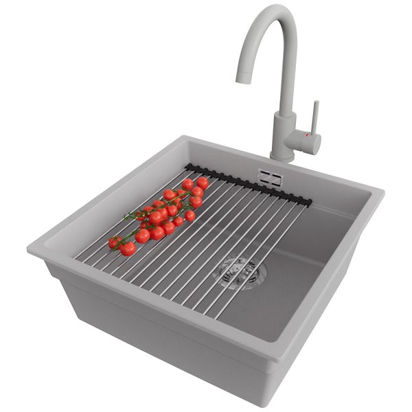 Spüle mit Abtropfgitter und Armatur