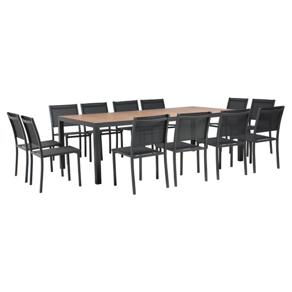 Gartenmöbel-Set bestehend aus einem großen rechteckigen Esstisch mit Holzplatte und zehn Stühlen mit Metallgestell und Textilbespannung.