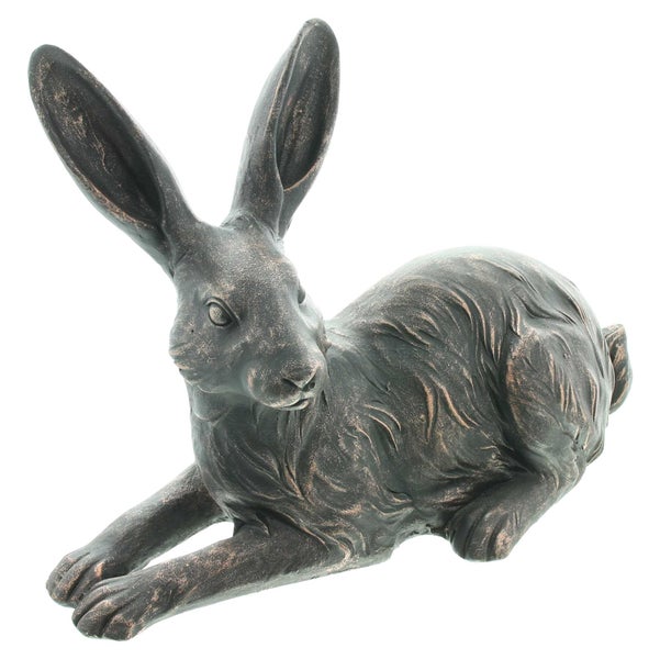 Dekorative Engelsfiguren in einem Korb, Gartendekoration