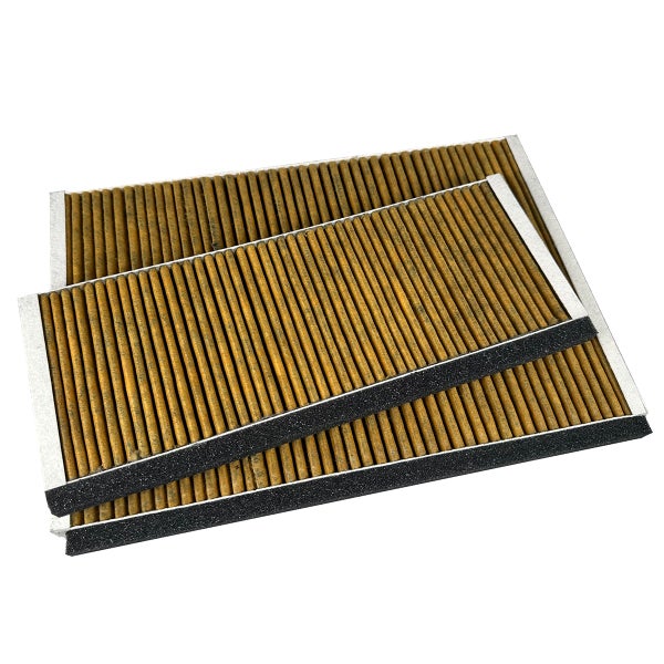 Zwei Innenraumfilter für Fahrzeuge