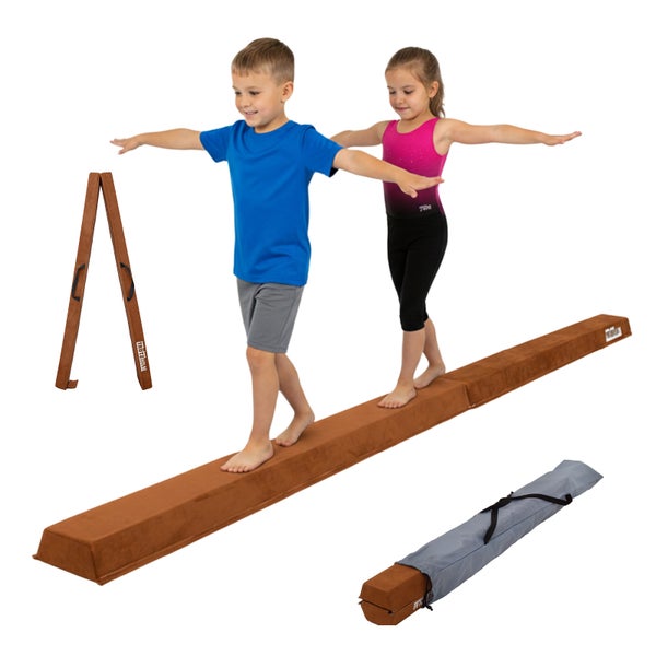 Klappbarer Schwebebalken für Kinder aus weichem Material mit Trutzholm Logo, inklusive Tragetasche und zwei balancierenden Kindern.