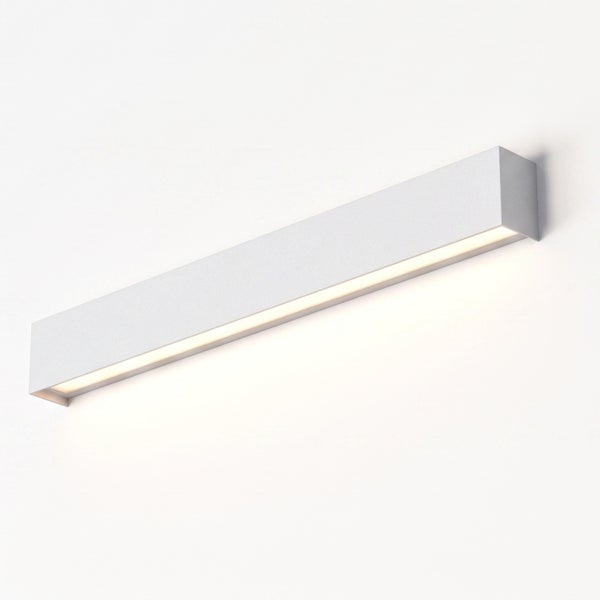 Moderne längliche LED Wandleuchte in minimalistischem Design zur indirekten Beleuchtung.