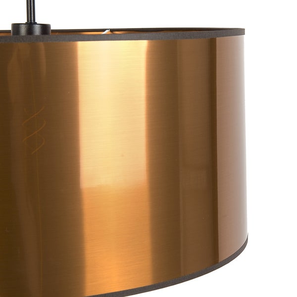 Metallene Pendelleuchte mit Lampenschirm