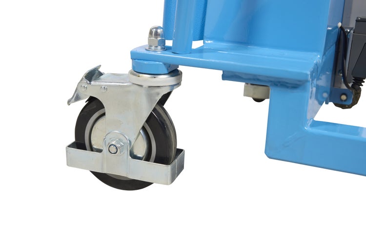 Detailansicht eines blauen Hubwagens mit Rad und Feststellbremse