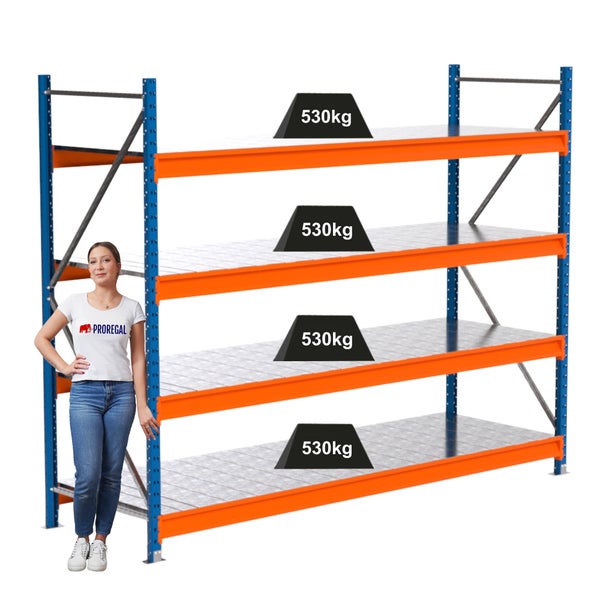 Schwerlastregal mit vier Ebenen und einer maximalen Traglast von 530 Kilogramm pro Ebene.