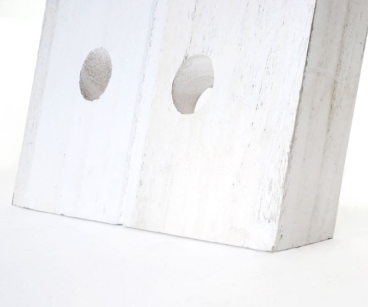Beton Bordsteine mit Löchern