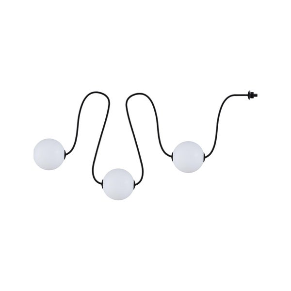 Wandleuchte mit drei Leuchtkugeln an schwarzem Kabel