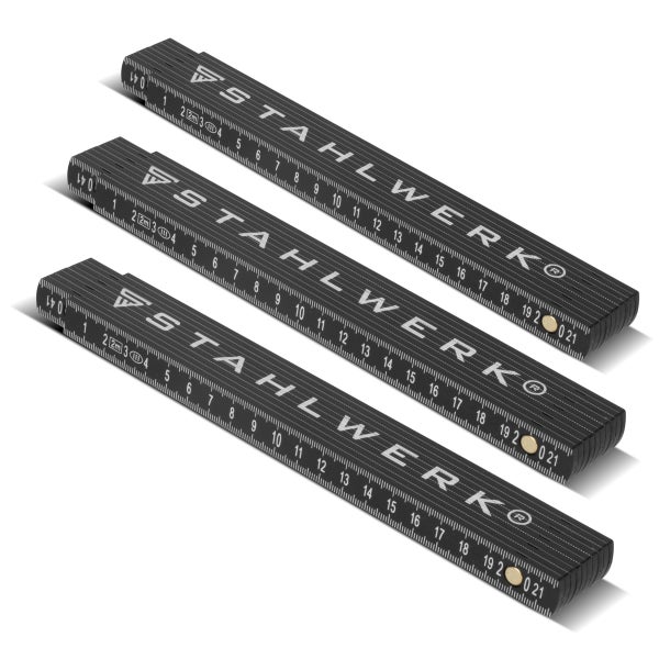 Drei schwarze Gliedermaßstäbe von Stahlwerk, zwei Meter Länge, mit metrischer Skala und Stahlwerk Logo.