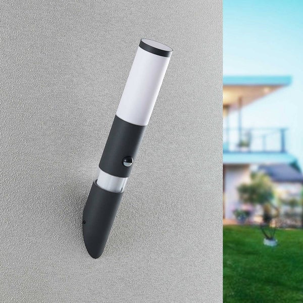 Lindby Wandleuchte außen Okari mit Bewegungsmelder (spritzwassergeschützt (Modern) in Schwarz aus Aluminium (1 flammig, E27) - Wandlampe für Außenwand/Hauswand Haus Terrasse und Balkon