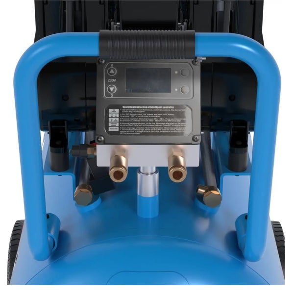 Detailansicht eines blauen Kompressors mit digitaler Steuerung