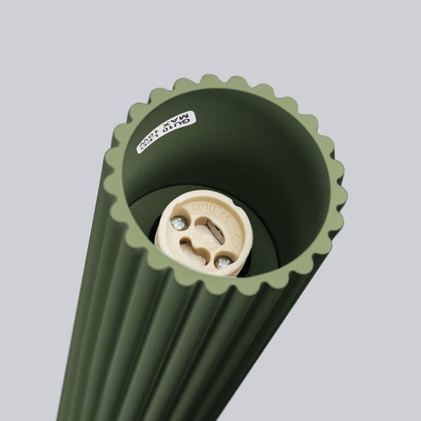 Detailansicht einer Lampe mit GU10 Fassung